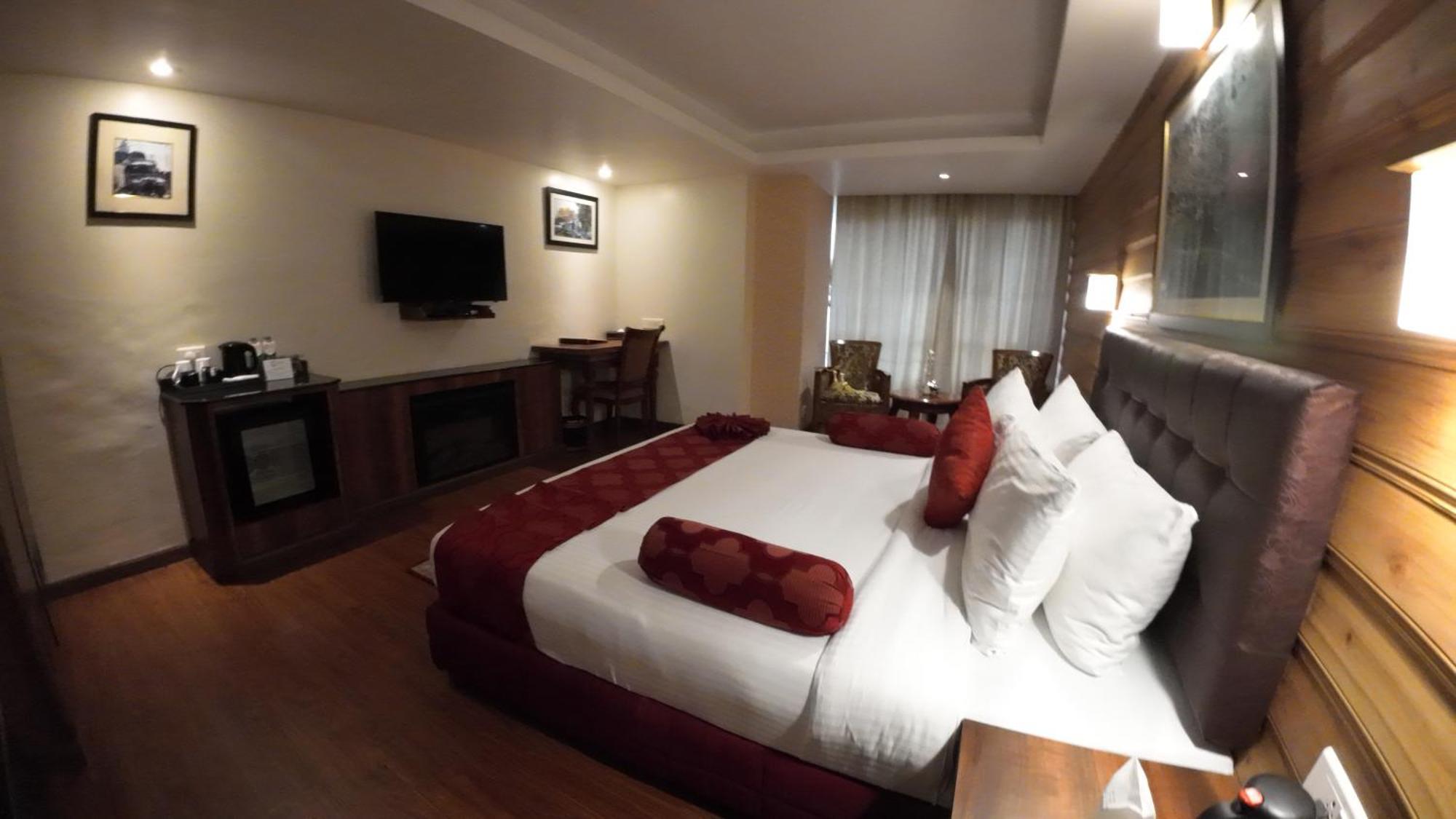 Crescent Resort, Darjeeling ดาร์จีลิง ภายนอก รูปภาพ